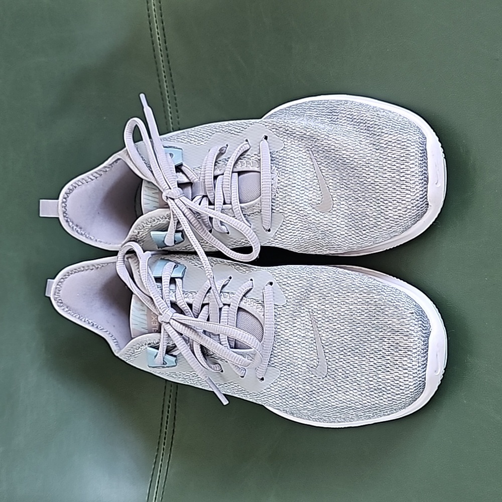 Nike Flex TR 9s, size US 10, wolf grey (light green)